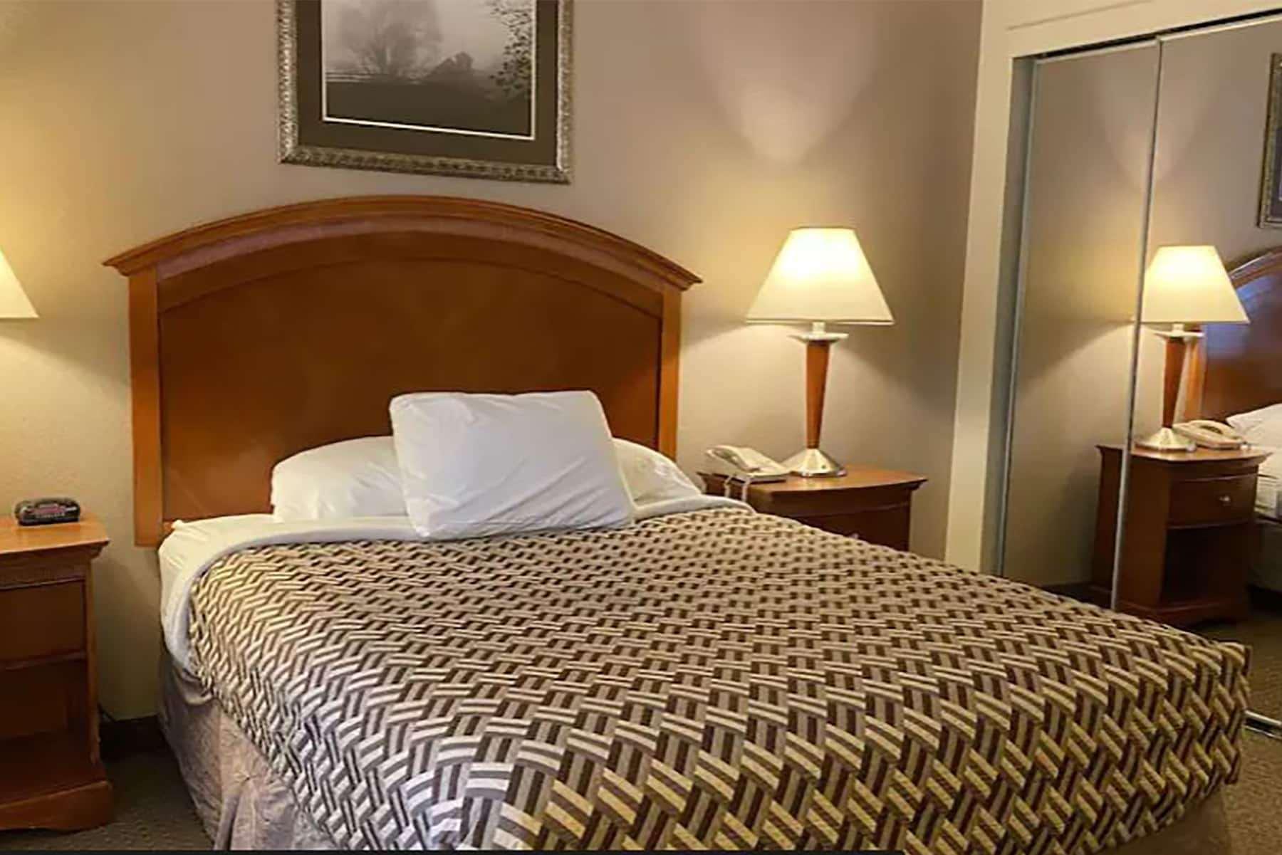 פיירפליי A Riverside Inn Travelodge By Wyndham מראה חיצוני תמונה
