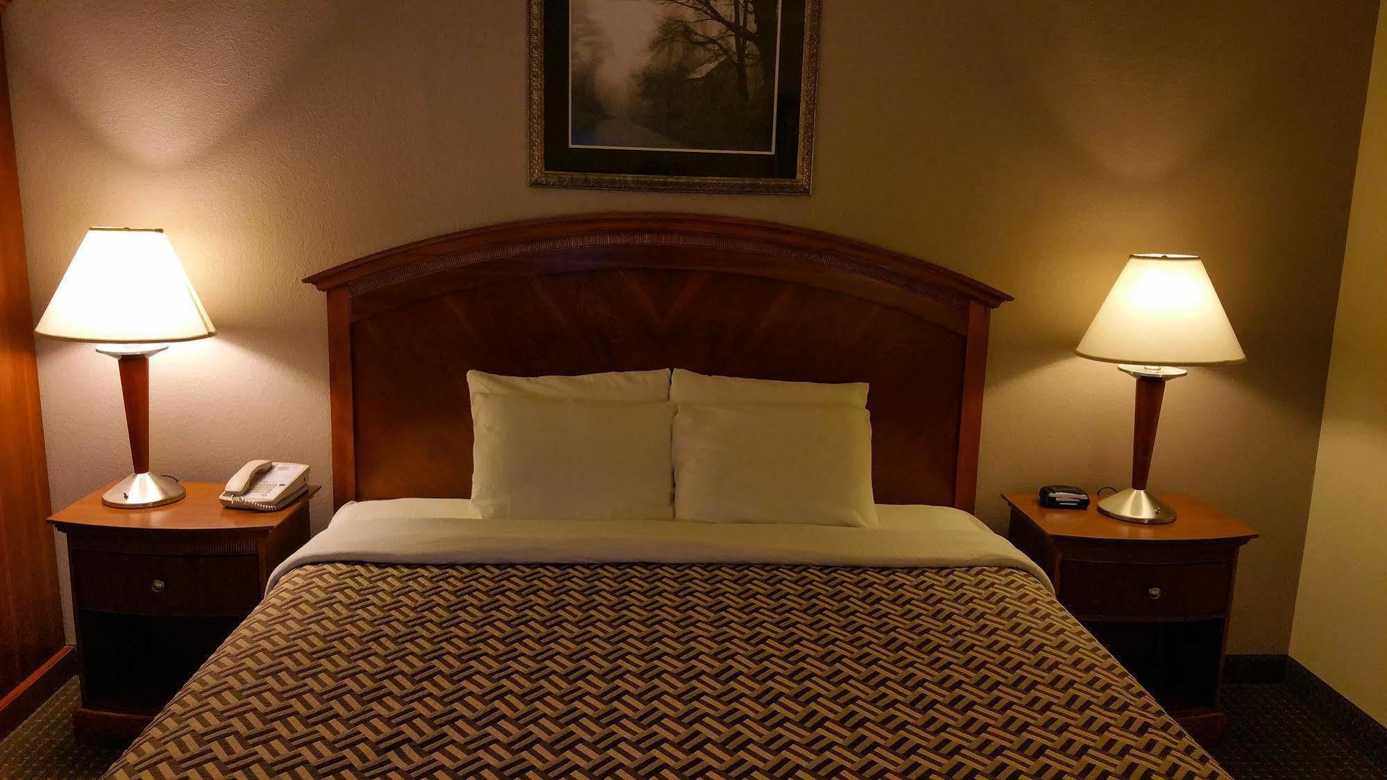 פיירפליי A Riverside Inn Travelodge By Wyndham מראה חיצוני תמונה