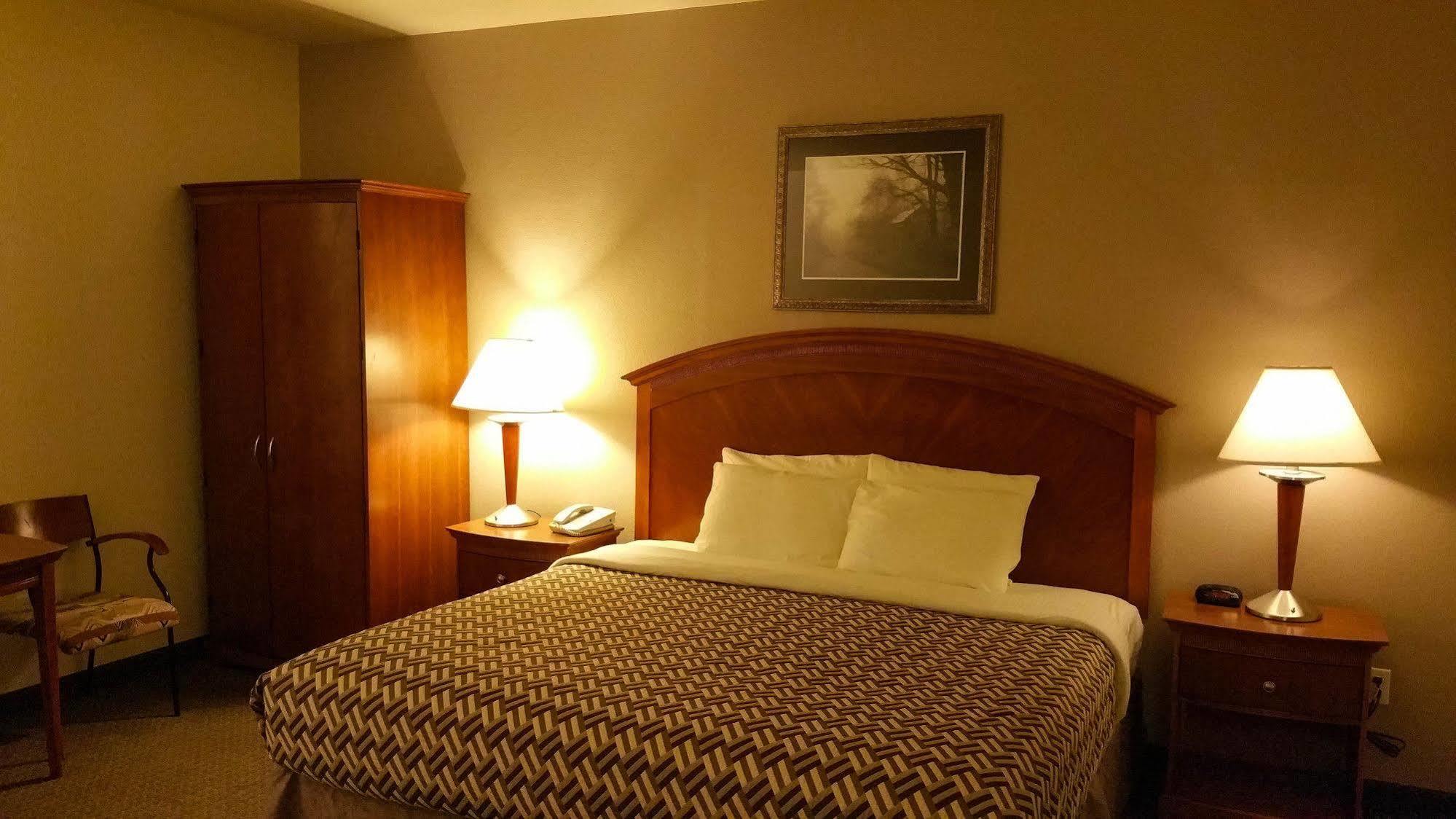 פיירפליי A Riverside Inn Travelodge By Wyndham מראה חיצוני תמונה